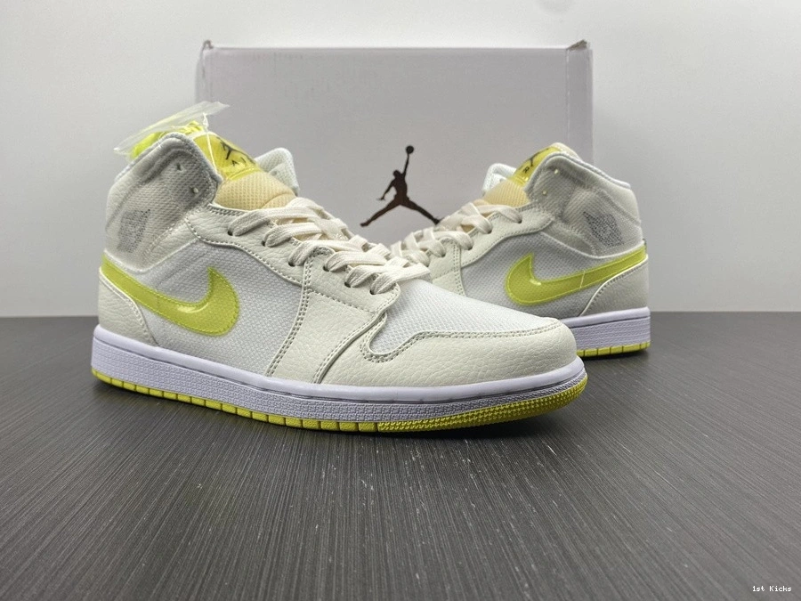 Jordan (W) - Mid Yellow SE Voltage 1 DB2822-107 1102